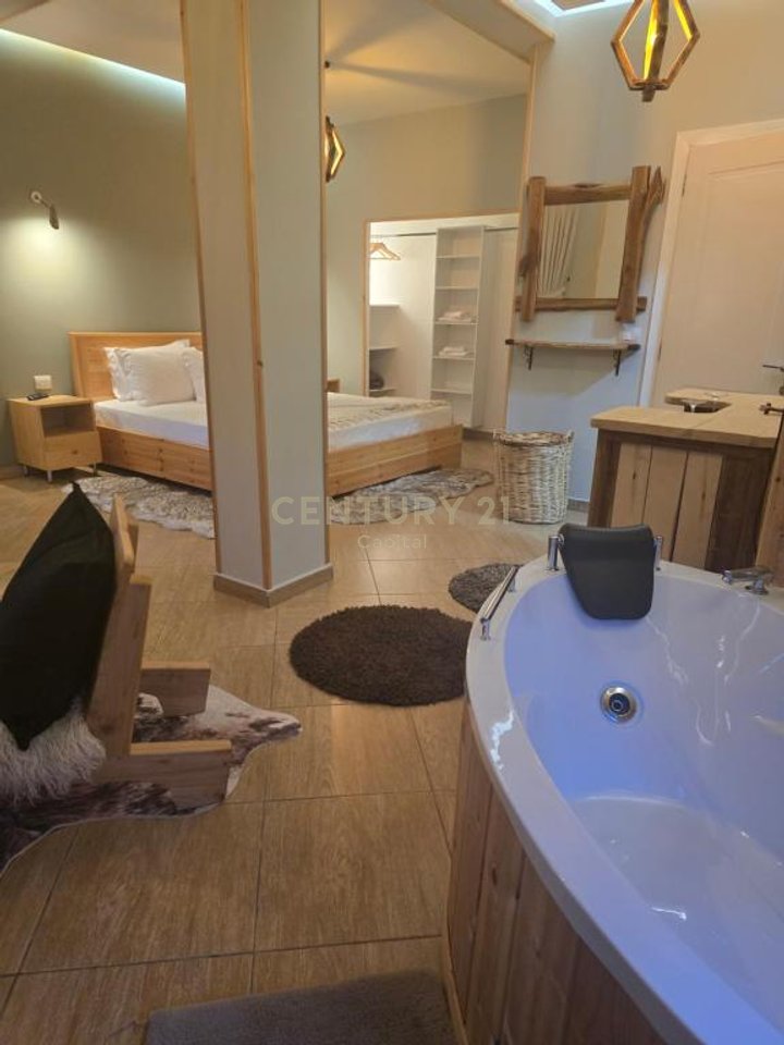 Super hotel ne shitje ne Voskopojë. Mundësi shumë e mirë investimi!