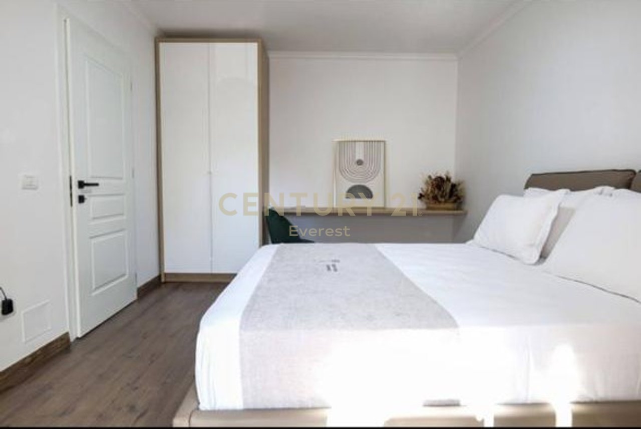 21 DHJETORI, APARTAMENT 1+1 PER QIRA
