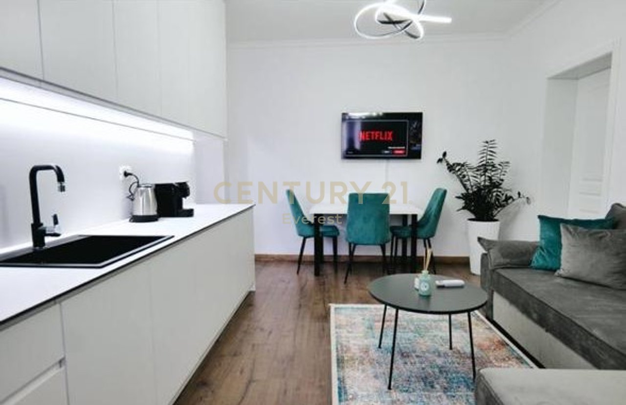 21 DHJETORI, APARTAMENT 1+1 PER QIRA