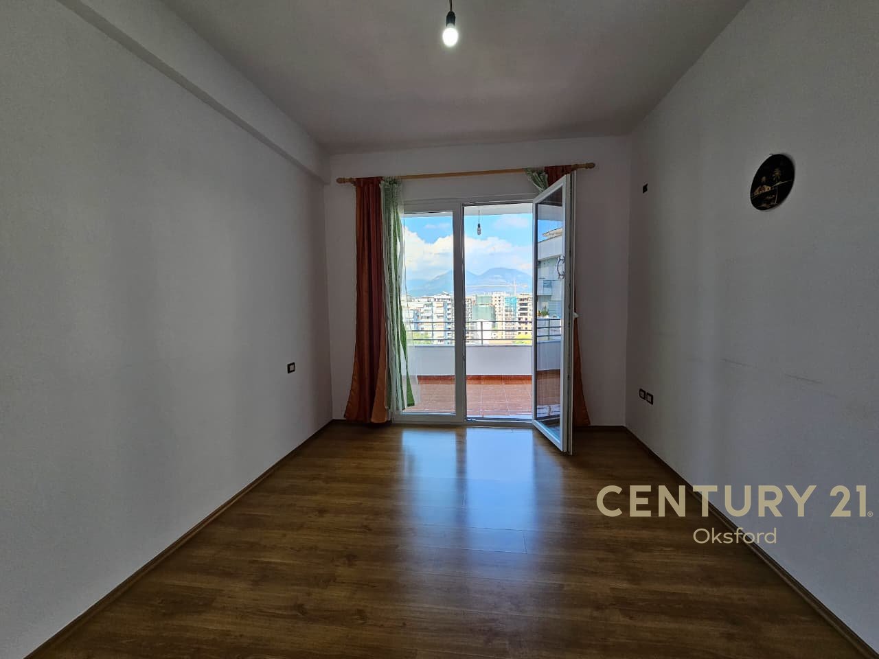 JEPET ME QERA APARTAMENT 2+1 NE ASTIR
