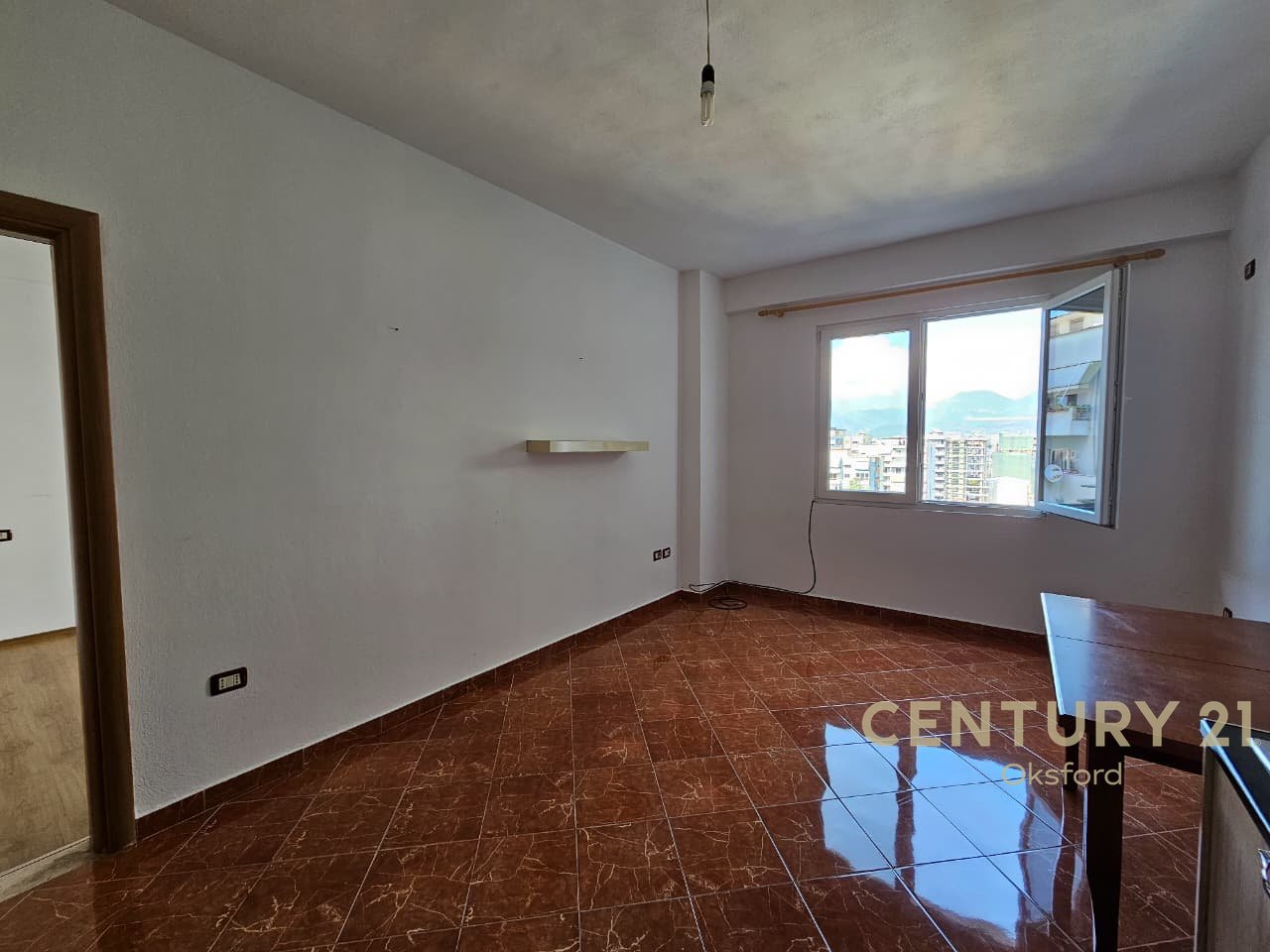 JEPET ME QERA APARTAMENT 2+1 NE ASTIR