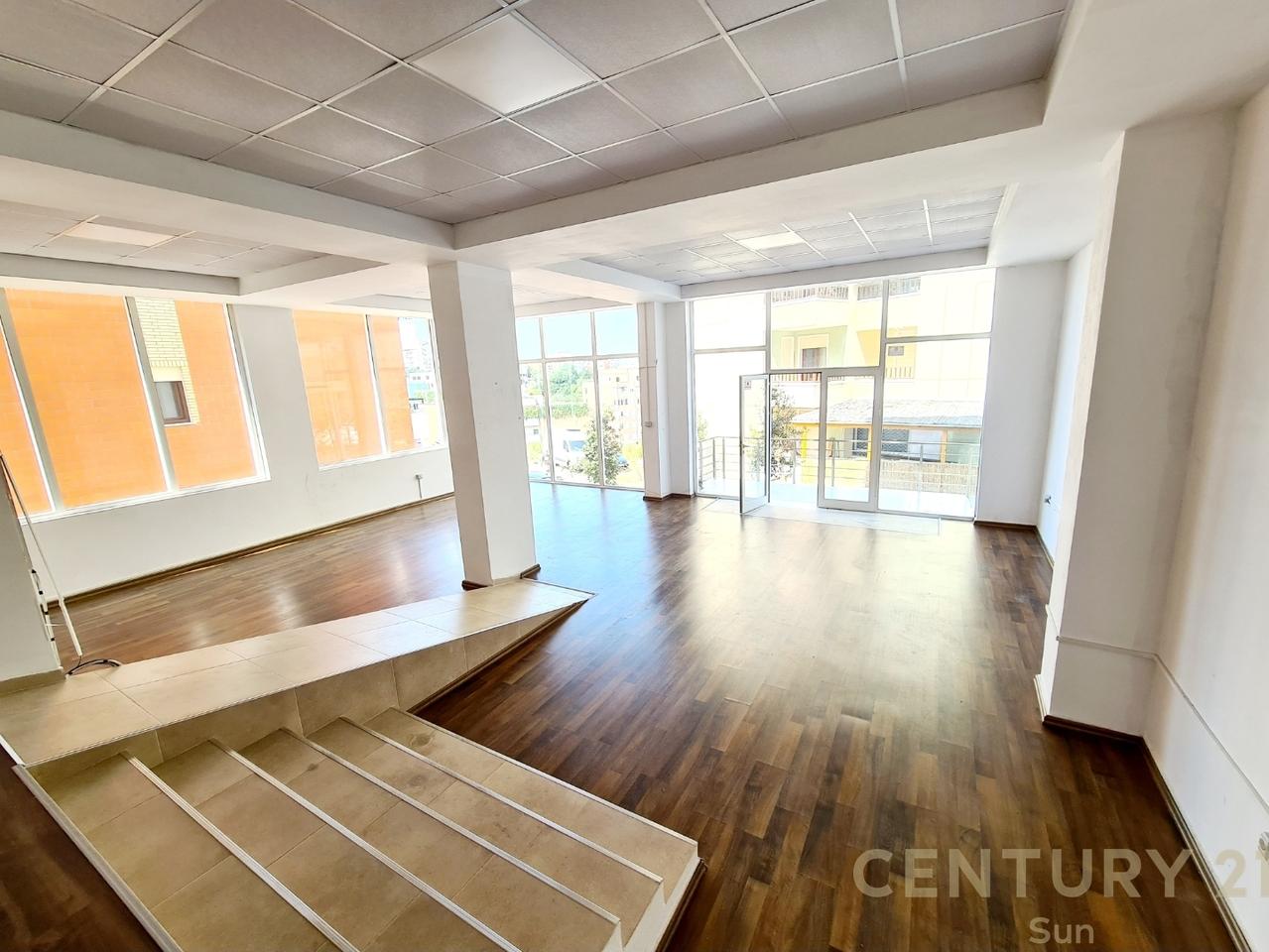 COMMERCIAL SPACE FOR RENT NEAR THE BOTANICAL GARDEN