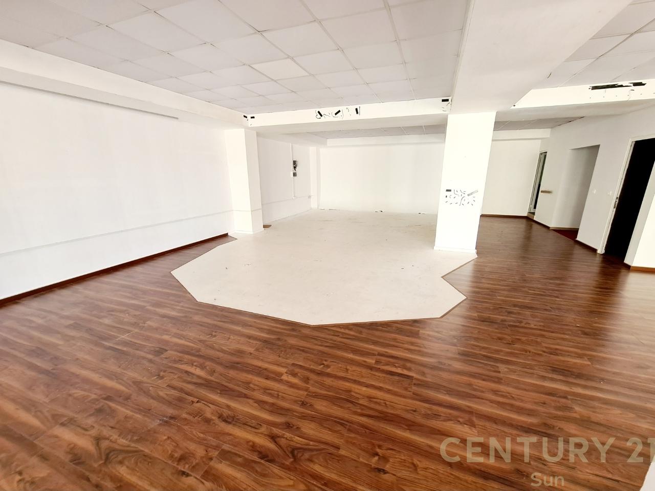 COMMERCIAL SPACE FOR RENT NEAR THE BOTANICAL GARDEN
