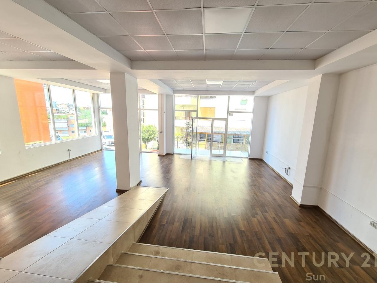 COMMERCIAL SPACE FOR RENT NEAR THE BOTANICAL GARDEN