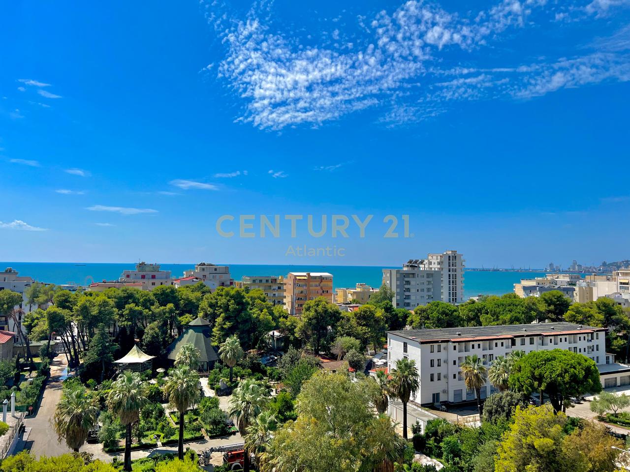 APARTAMENT 2 + 1 DHE VERANDE PER QERA 205M2 NE PLAZH ILIRIA DURRES !