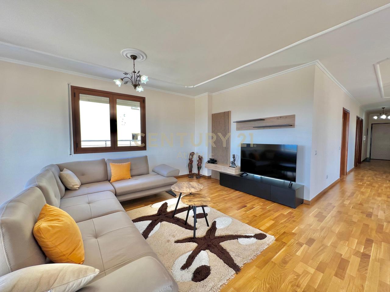 APARTAMENT 2 + 1 DHE VERANDE PER QERA 205M2 NE PLAZH ILIRIA DURRES !