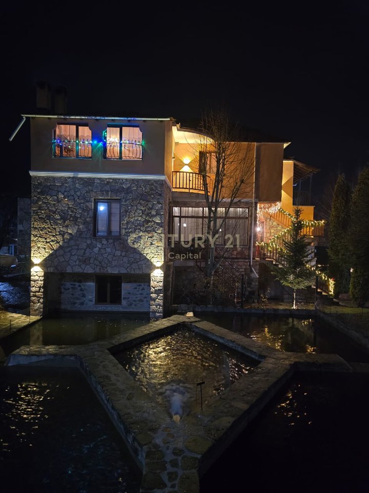 Super hotel ne shitje ne Voskopojë. Mundësi shumë e mirë investimi!