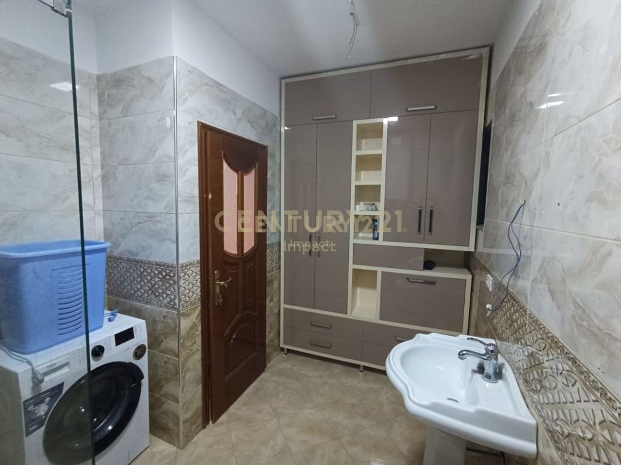 FOR RENT 4+1 APARTMENT FOR LIVING, IN KINOSTUDIO!