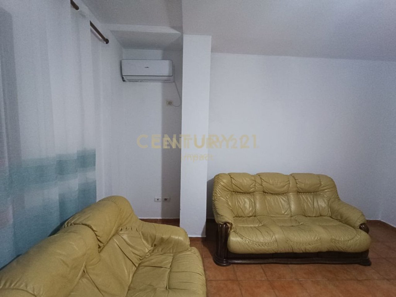 FOR RENT 4+1 APARTMENT FOR LIVING, IN KINOSTUDIO!