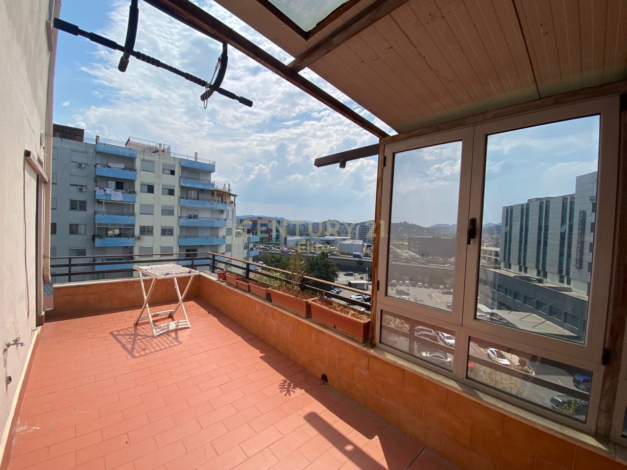 Shitet, Apartament 1+1+Verande, Prane spitalit HYGEA