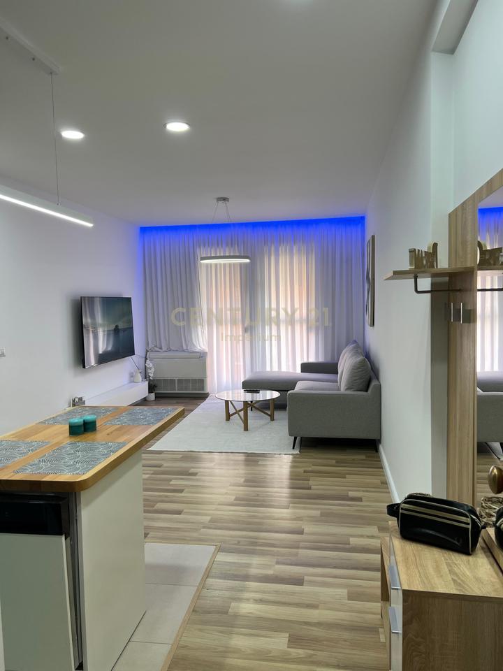 Shitet apartament 2+1 ne Astir