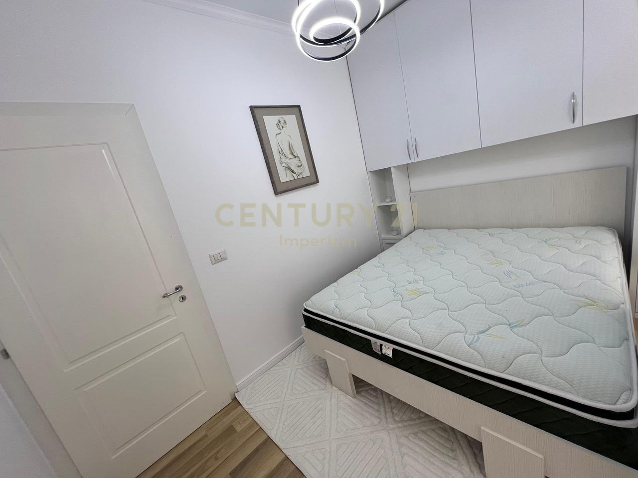 Shitet apartament 2+1 ne Astir