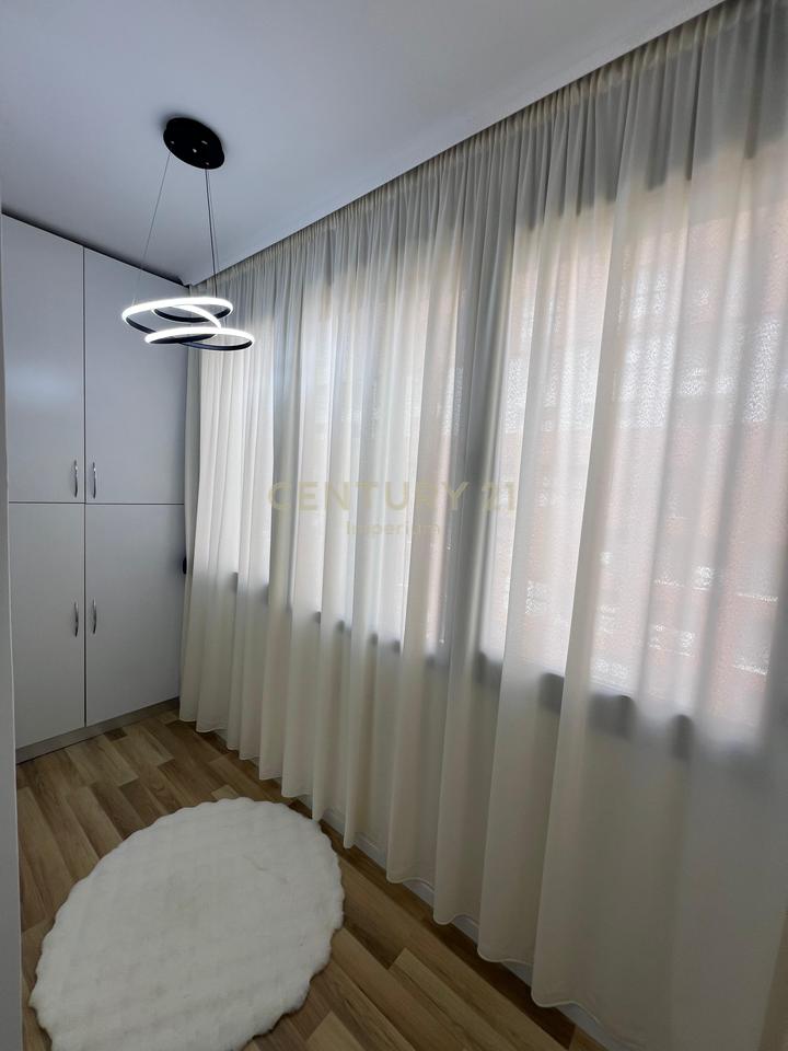 Shitet apartament 2+1 ne Astir
