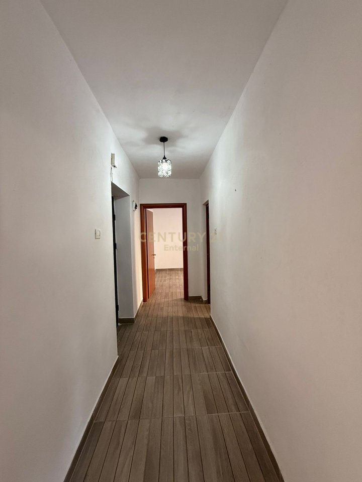 Apartament 1+1 Për Shitje në Laprakë