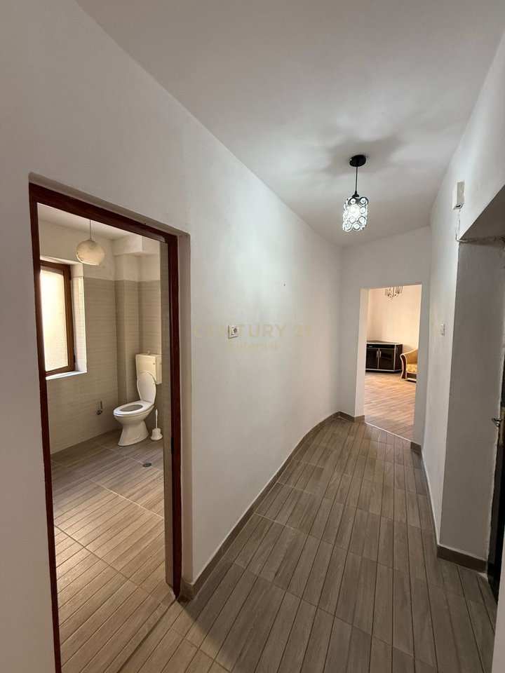 Apartament 1+1 Për Shitje në Laprakë
