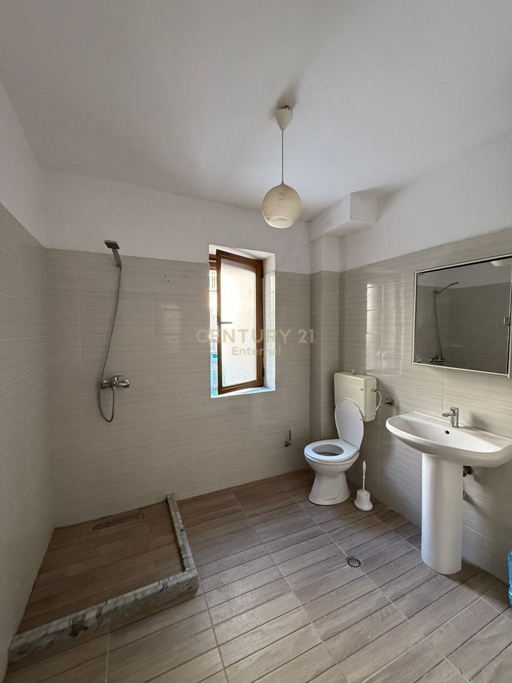 Apartament 1+1 Për Shitje në Laprakë