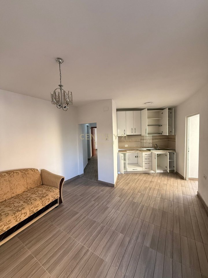 Apartament 1+1 Për Shitje në Laprakë