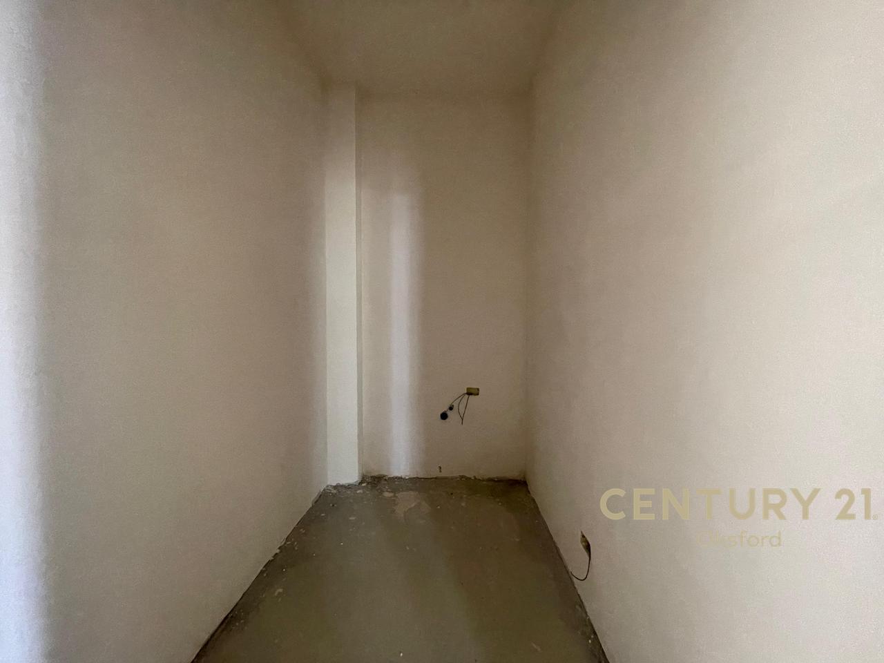 IN VENDITA APPARTAMENTO 3+1+2 CON CORTILE E 2 POSTI AUTO AL TULIPAN RESIDENCE