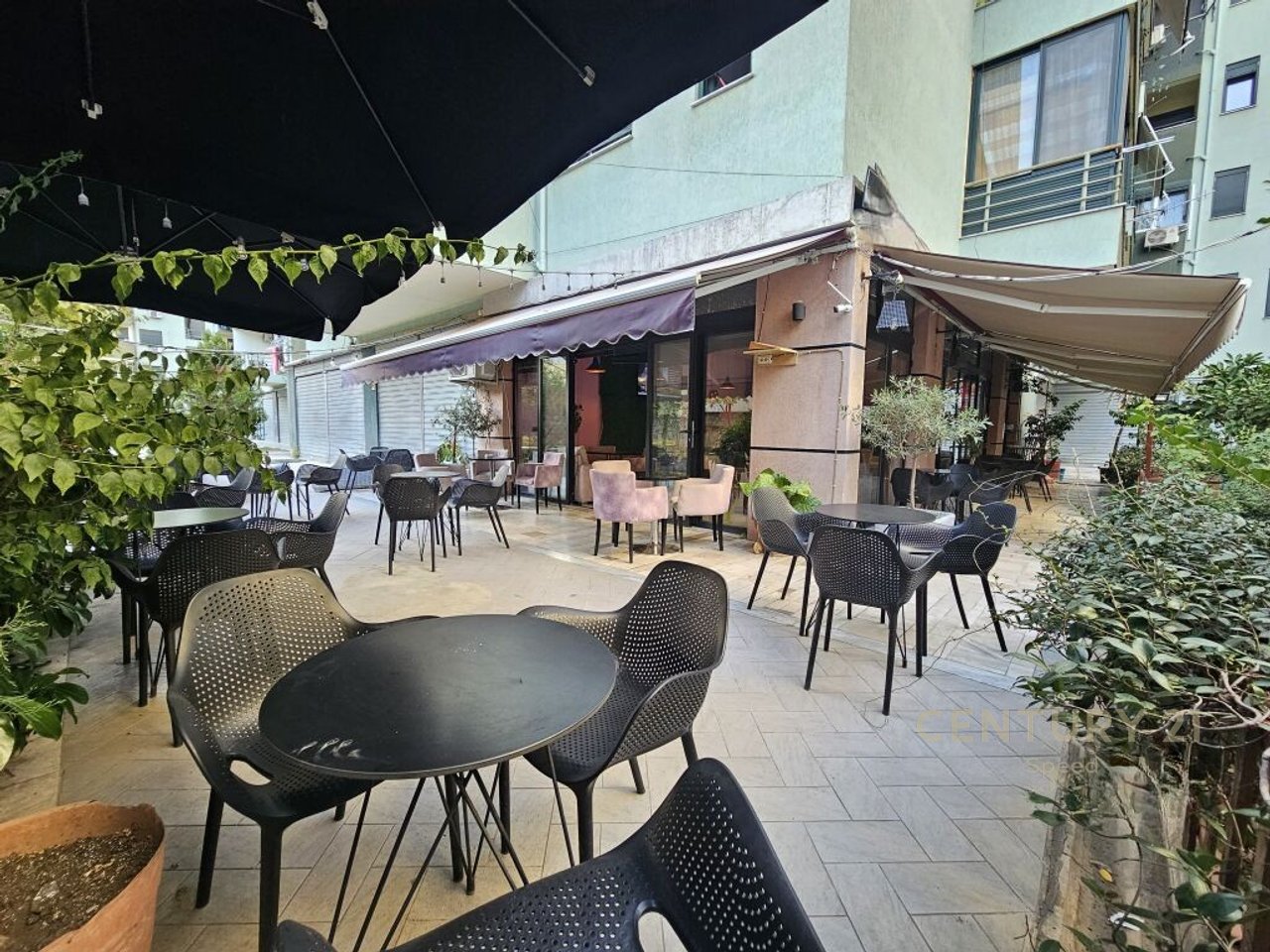 Bar / Lokal me Qira në Rruga 5 Maji!!