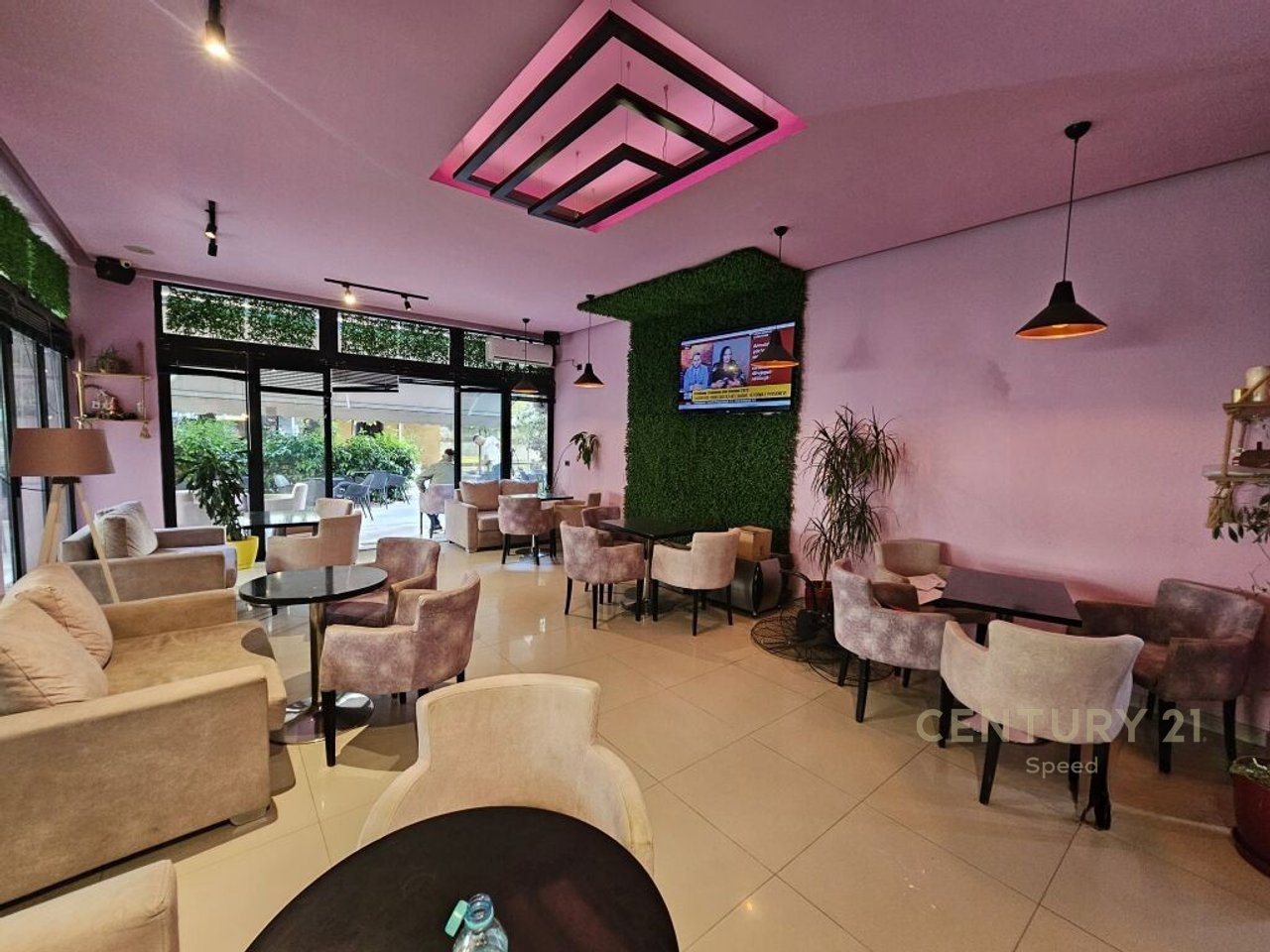 Bar / Lokal me Qira në Rruga 5 Maji!!