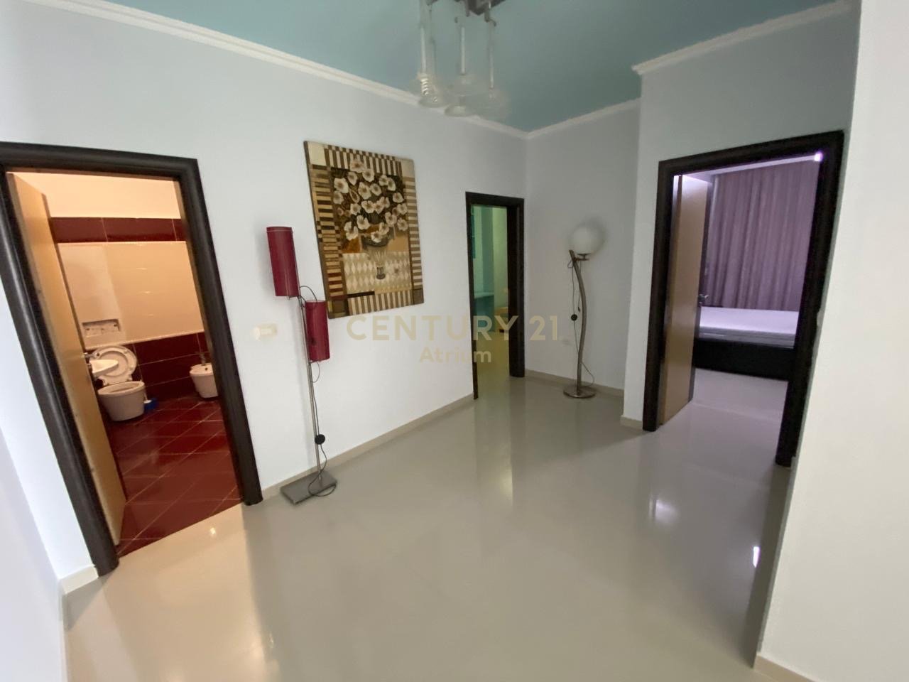 SHITET PENTHOUSE 2+1+2 + 2 POSTE PARKIMI NE SARANDE !