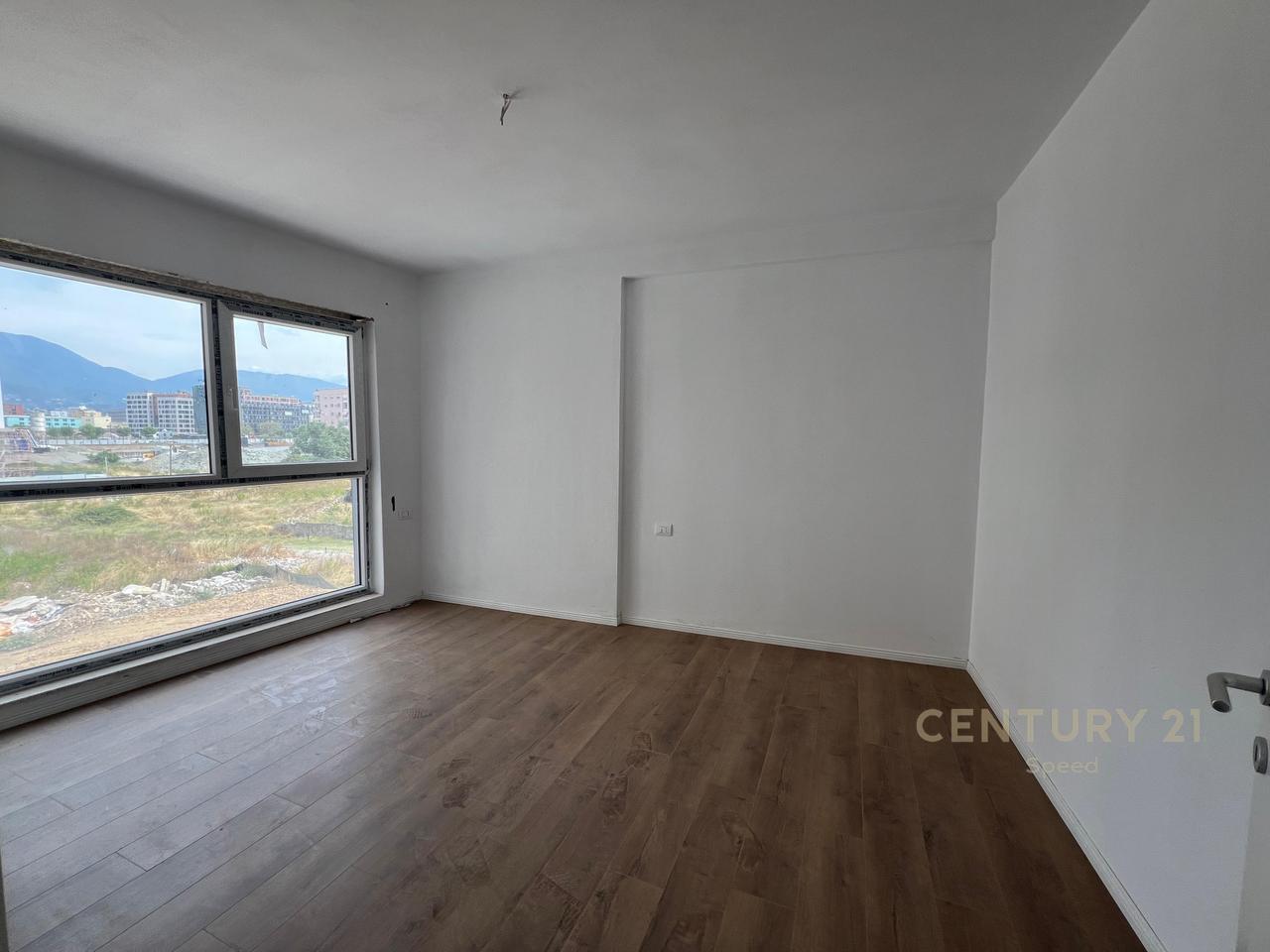 2+1+2 Apartment for sale on Bulevardi i Ri, near the former Train Station!