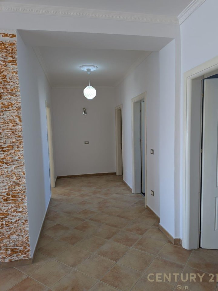 3+1 APARTMENT FOR SALE NEAR DURRES STADIUM!