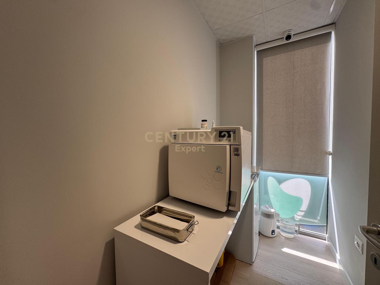 DENTAL CLINIC BUSINESS FOR SALE WITH 280m2!!