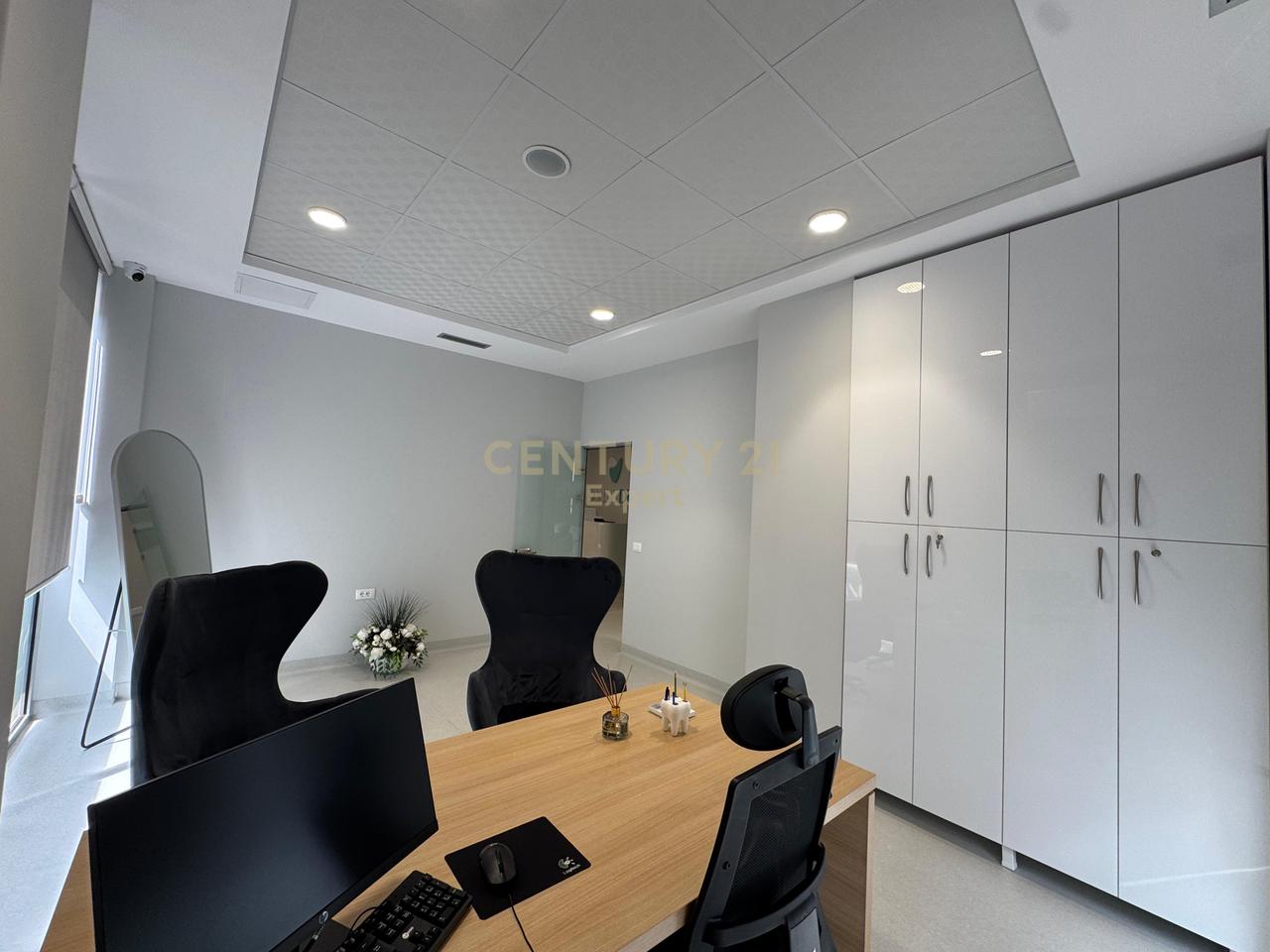 DENTAL CLINIC BUSINESS FOR SALE WITH 280m2!!