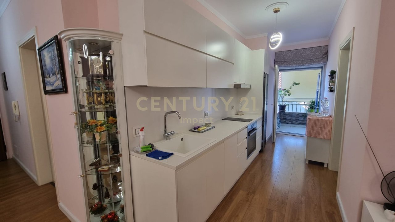 Apartament 2+1 Me Qira në Rrugën Mihal Grameno, Tiranë - 700€!