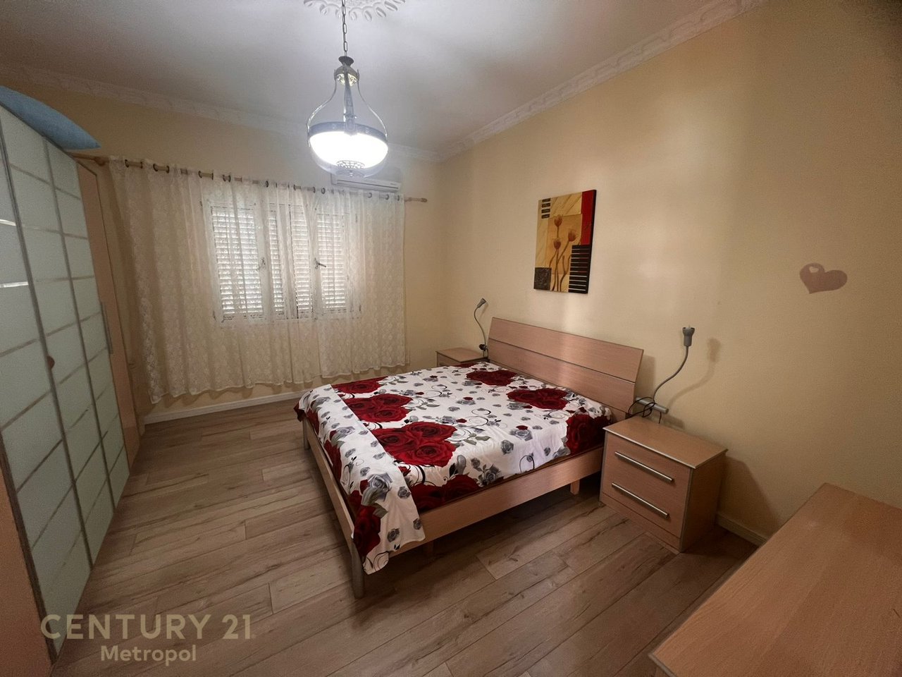 2+1 Apartment for Rent on Villa Floor, Kavaja Street