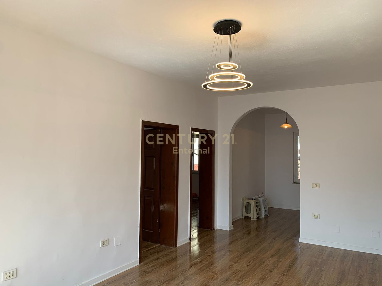 Spazi per uffici in affitto in via Durrës