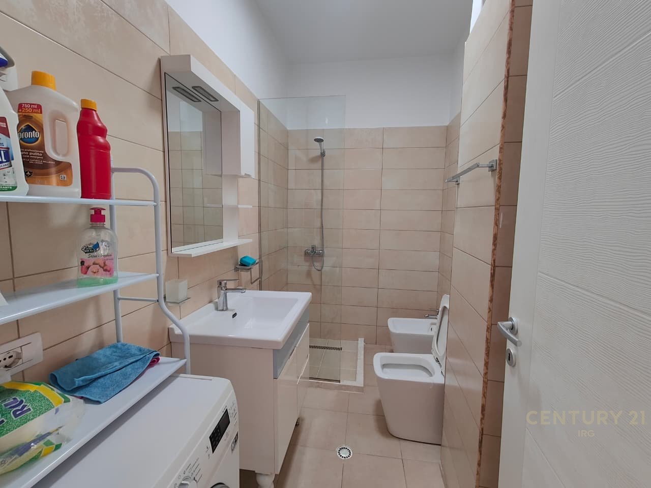 Apartament 1+1 Për Qira Tek Oxhaku 550 mije Lek!