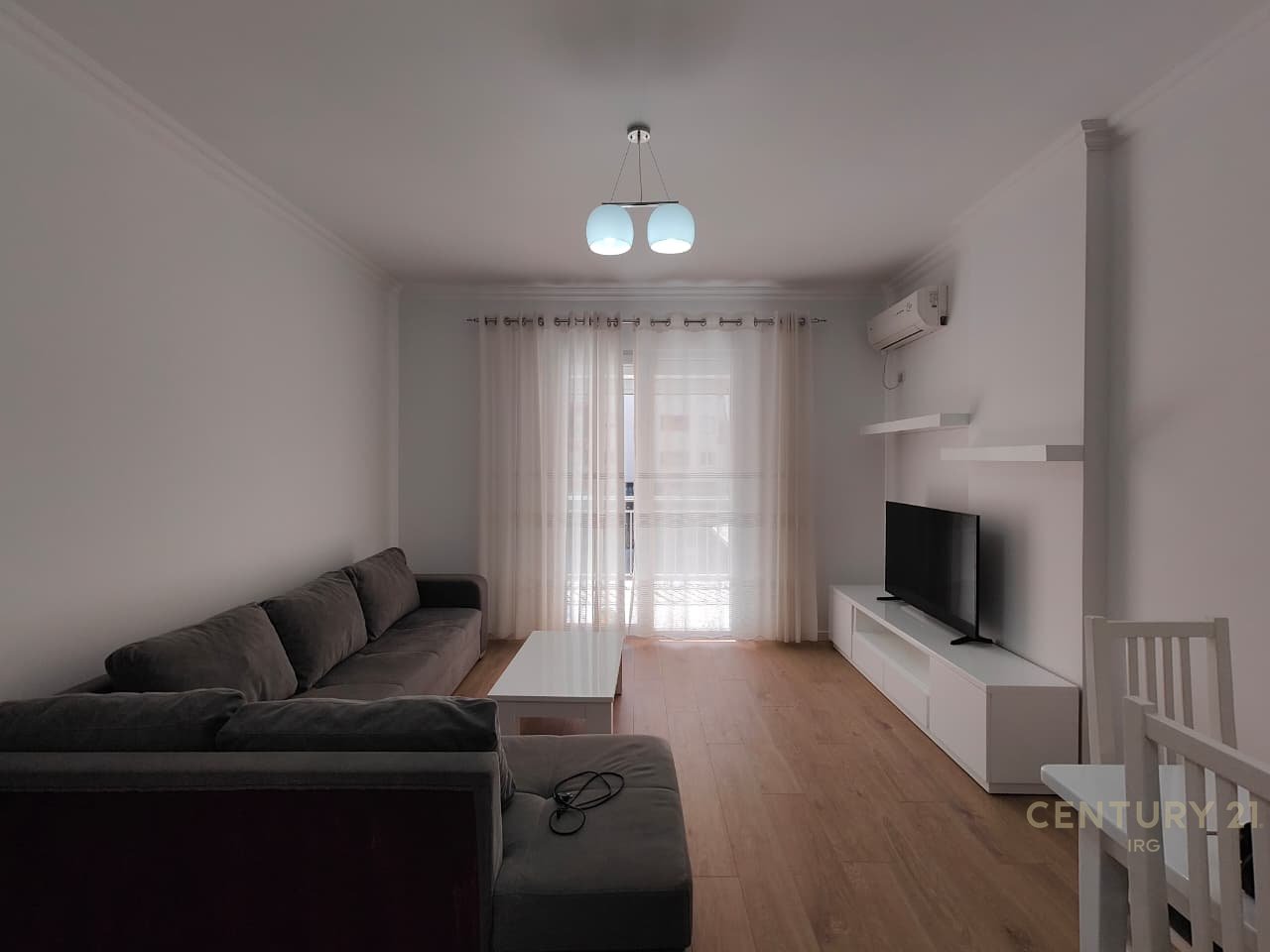 Apartament 1+1 Për Qira Tek Oxhaku 550 mije Lek!