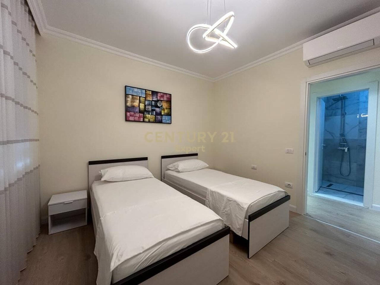 2+1+3 apartment for rent on Tefta Tashko Koco street, Pazari i Ri!