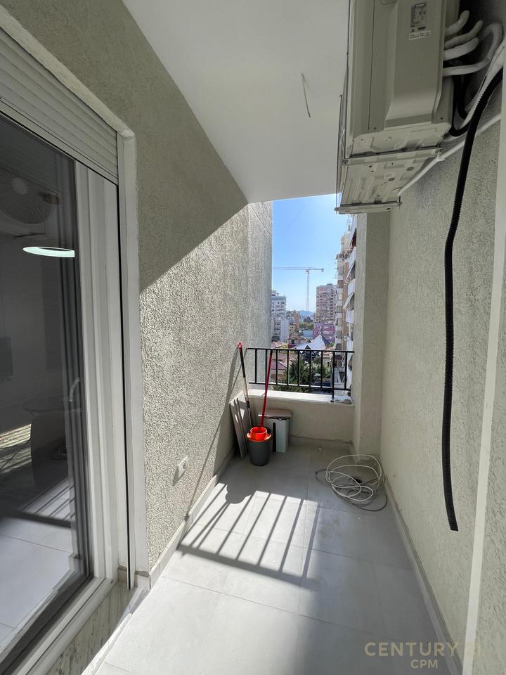 APARTMENT 1+1 WITH PARKING SPACE FOR RENT NEAR THE NEW MARKET