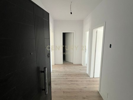 Super apartment 2+1+2 in Kamez Center.