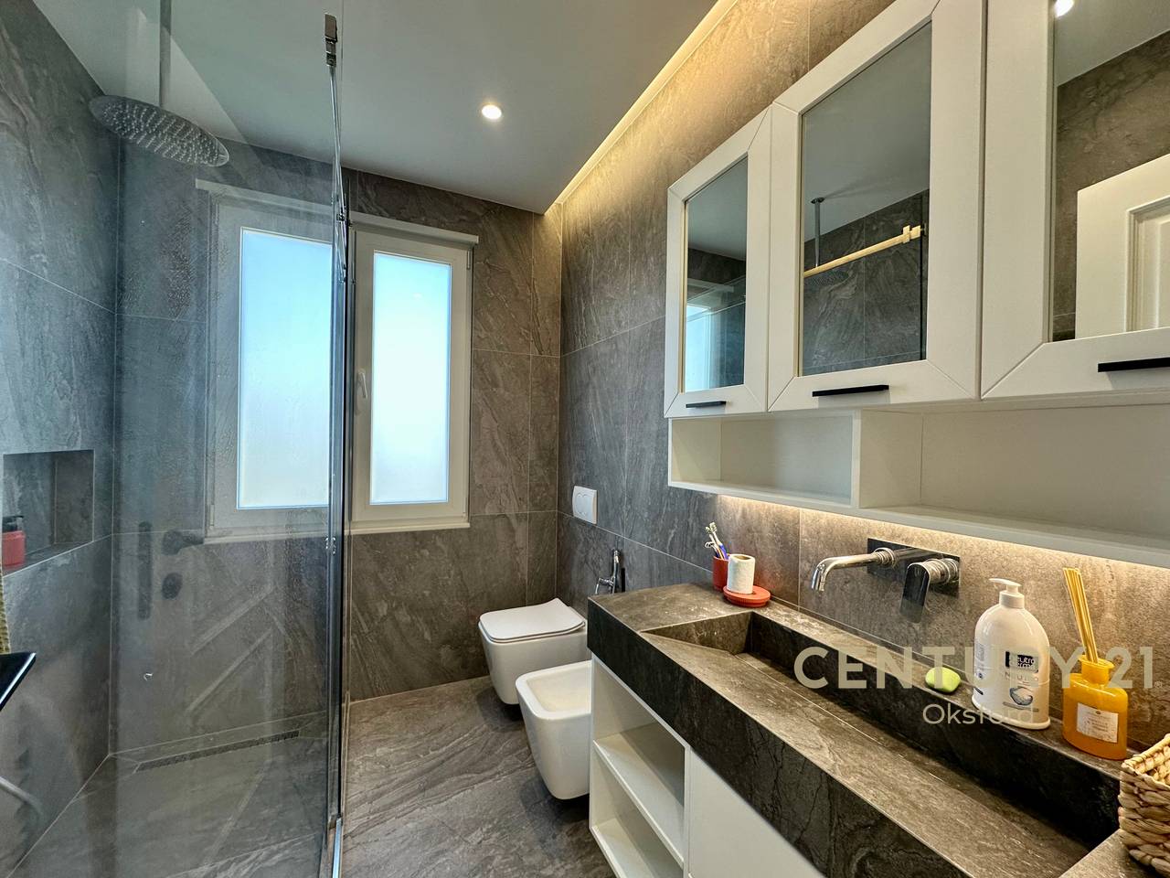 Esclusivo! Duplex moderno in affitto vicino al Lago Artificiale Secco!