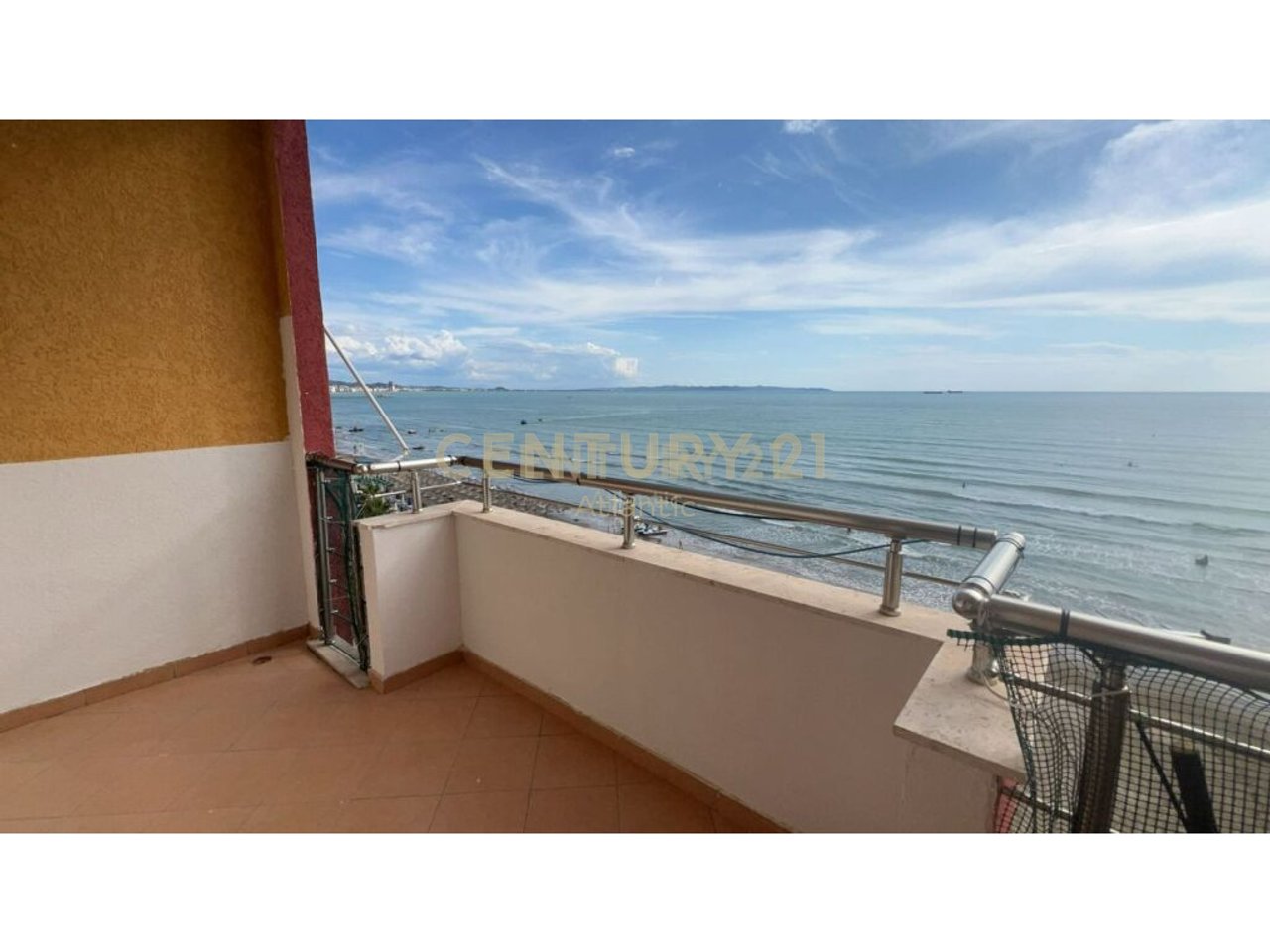 JEPET ME QIRA APARTAMENT 2+1 NE PLAZH VIJE E PARE ME DETIN  !