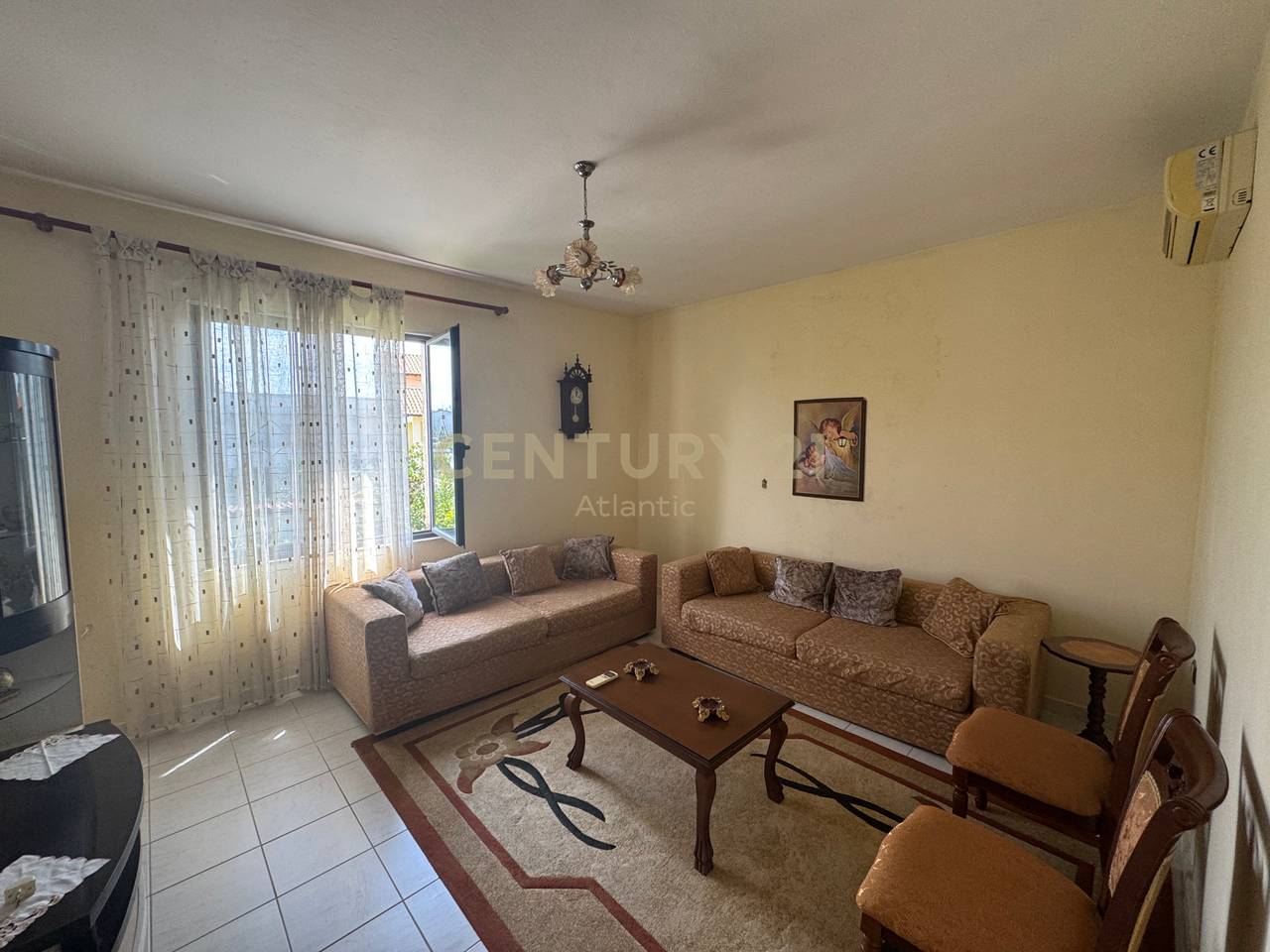 FOR RENT SECOND FLOOR OF A VILLA 3+2+2 IN RROTA E KUQE BEACH!