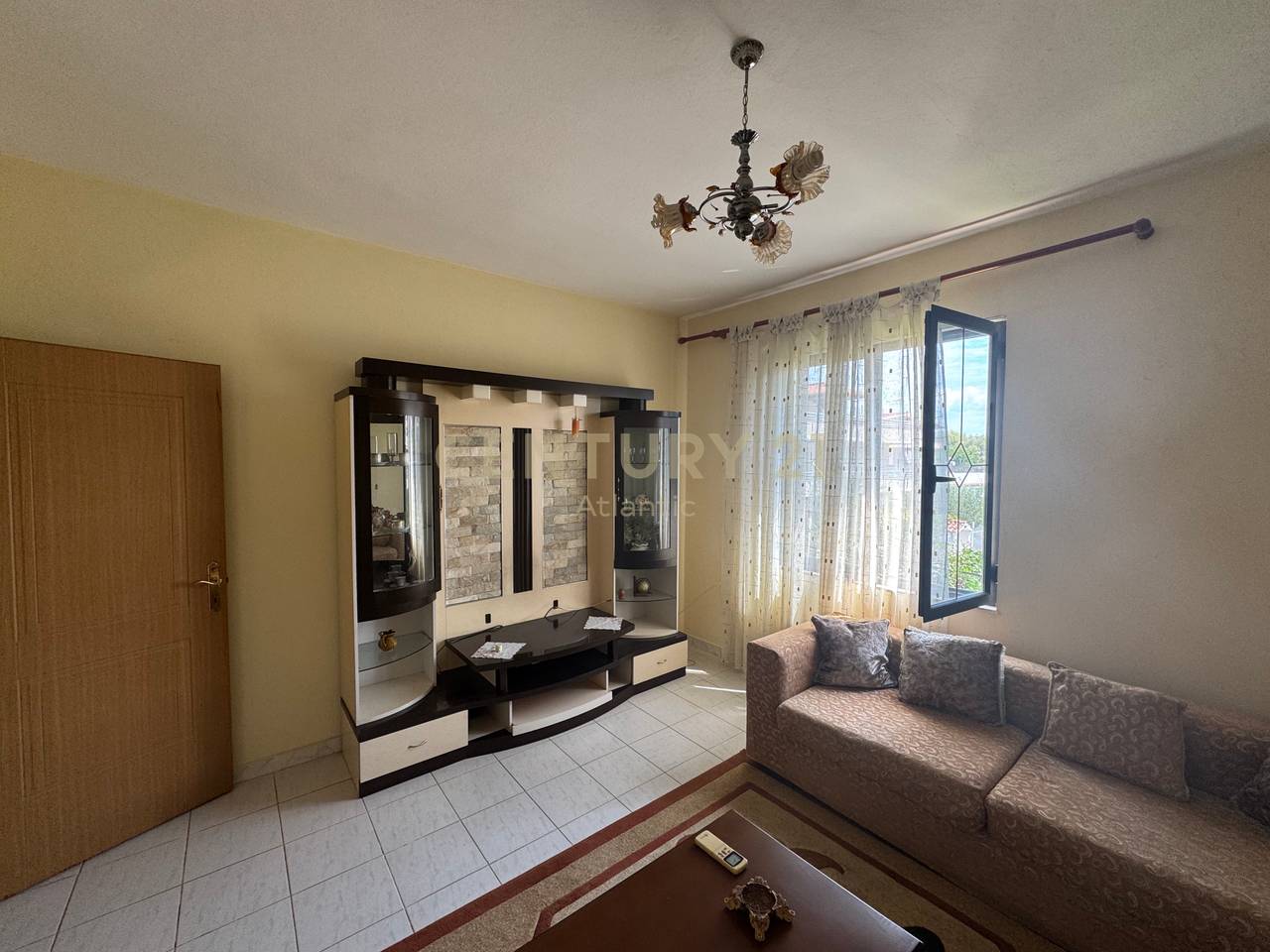 FOR RENT SECOND FLOOR OF A VILLA 3+2+2 IN RROTA E KUQE BEACH!