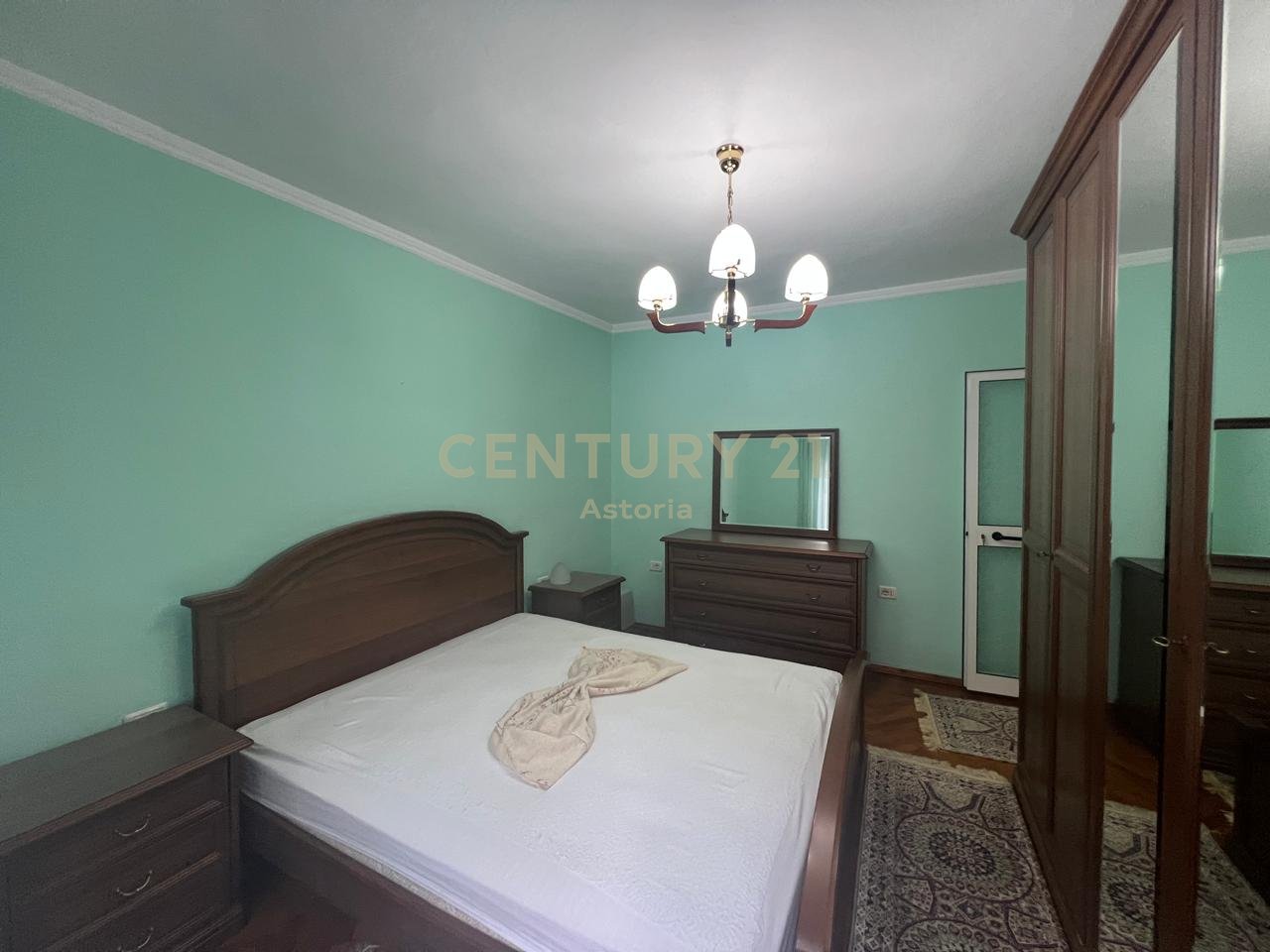 Apartment 1+1 with a separate kitchen for rent, 21 Dhjetori.