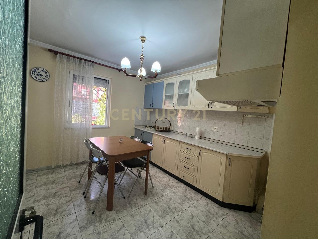 Apartment 1+1 with a separate kitchen for rent, 21 Dhjetori.