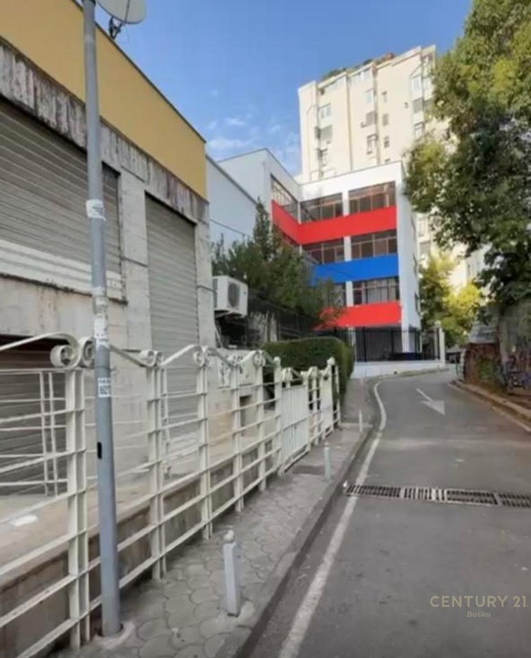 Jepet me qera prane ish cirkut,Tirane
