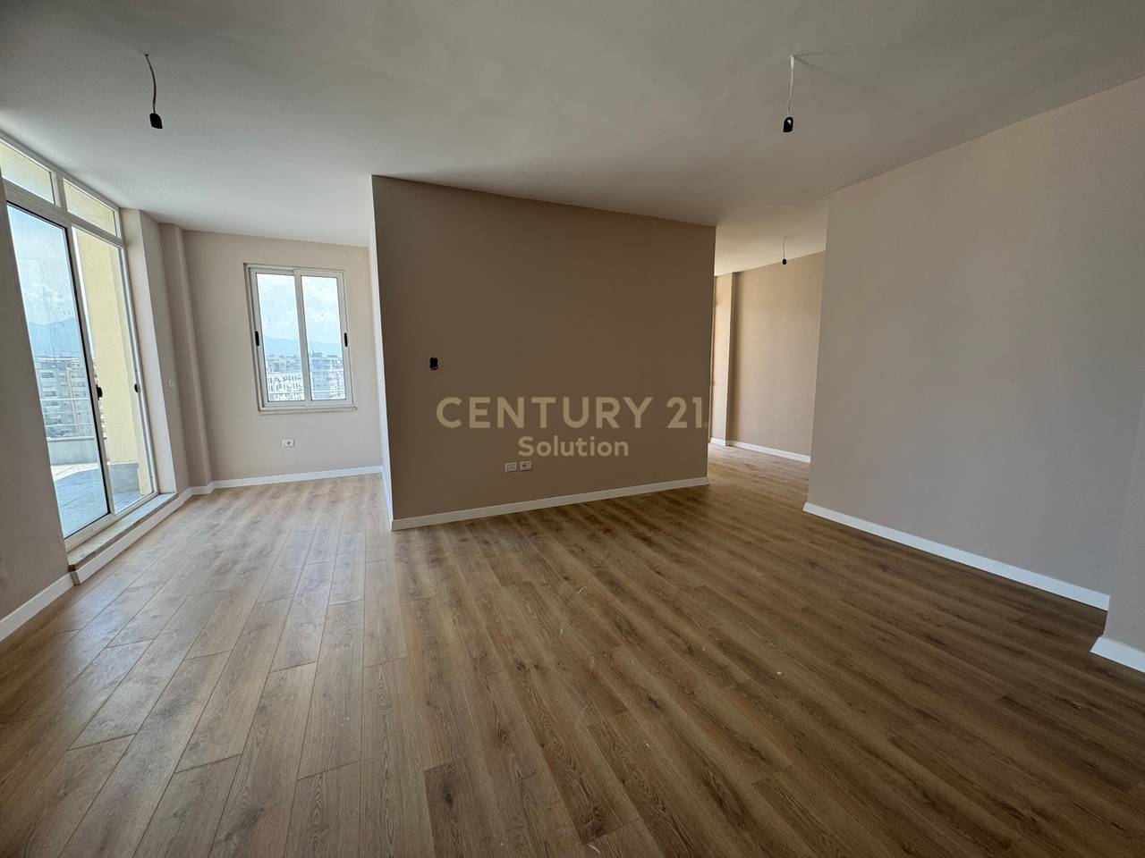 APARTMENT 2+1 + VERANDA IN ASTIR !