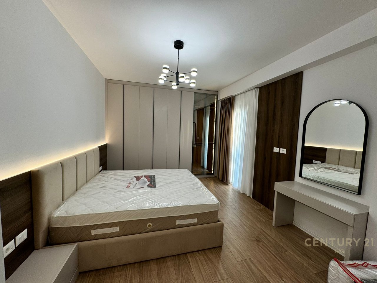 APARTAMENT 2+1+POST PARKIMI TE TIRANA GARDEN BUILDING!