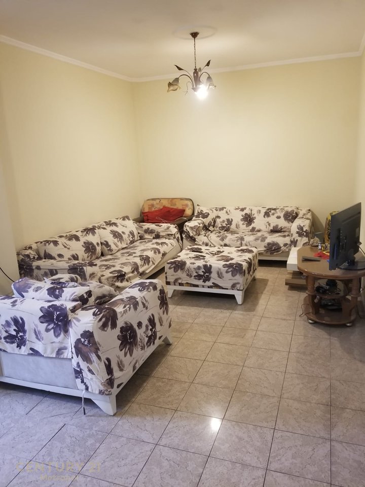 Apartment 3+1+2 with balcony for rent, in the Center of Blloku!