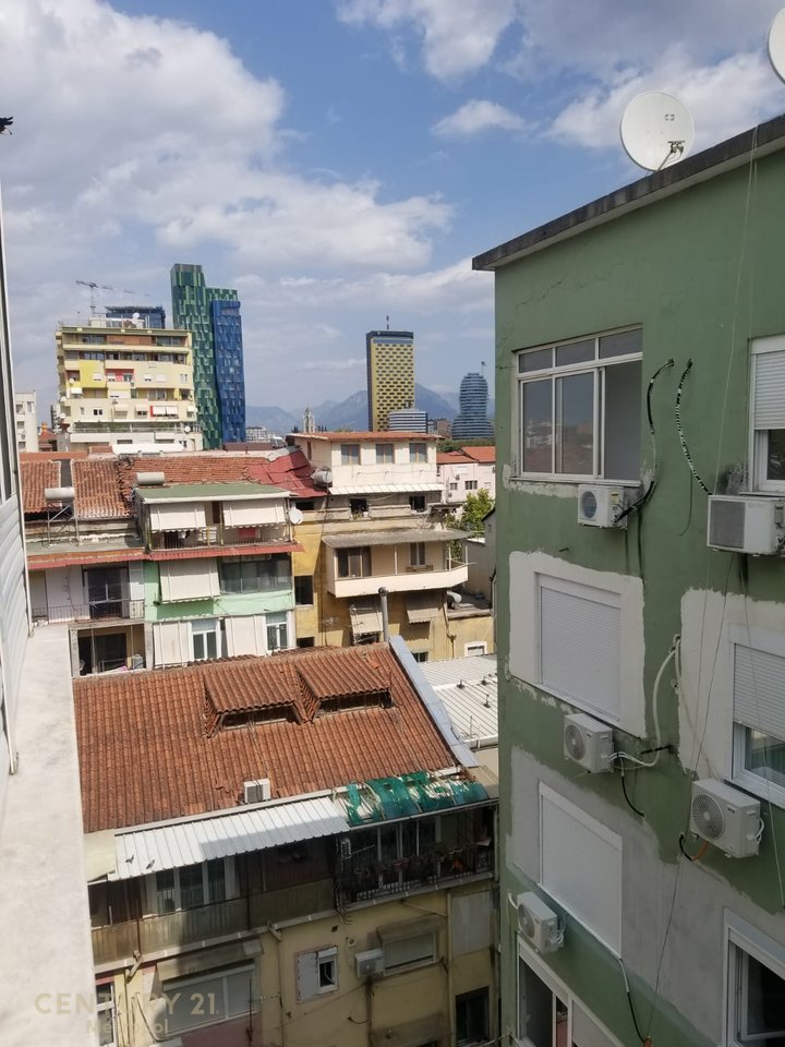 Apartment 3+1+2 with balcony for rent, in the Center of Blloku!