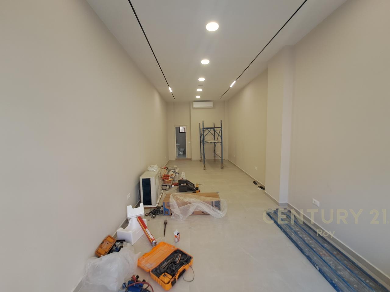 Negozio in affitto in via Andon Naci, Durrës - 600€ | 45 m²