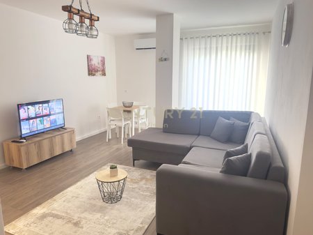 Shitet apartament 1+1 ne Velipoje